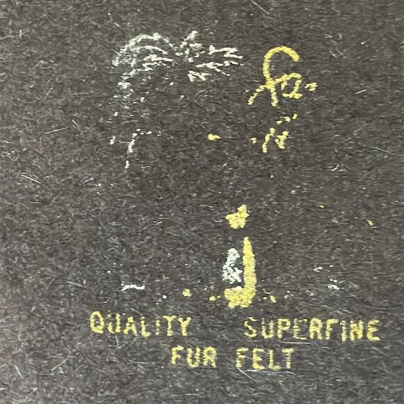 Vintage 50s/60s Brown Felt Beret with Beaded Patch on Front & Bow in Back - Picture 8 of 8